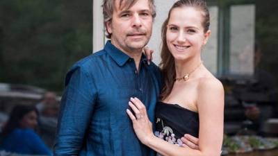 Rodney Baker y su esposa Ekaterina. Una vez el caso fue publicado por la prensa local, Baker anunció que había dimitido como consejero delegado de la empresa Great Canadian Gaming. EFE