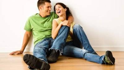 Vivir en pareja mejora considerablemente la salud emocional de la mujer.