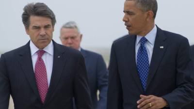 El republicano Rick Perry envió a la Guardia Nacional a la frontera de Texas y México para evitar el ingreso de inmigrantes a su estado.