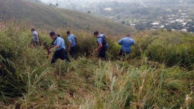 Las excavaciones comenzaron ayer en horas de la mañana para hallar los dos cadáveres, seguirán hoy.