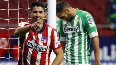 Luis Suárez marcó un gol en la victoria del Atlético sobre Betis. Foto EFE