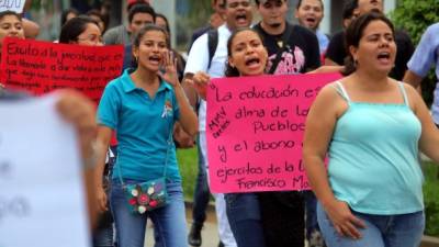 Estudiantes de la Unah-vs han estado pendientes de las resoluciones de las autoridades tras las protestas.