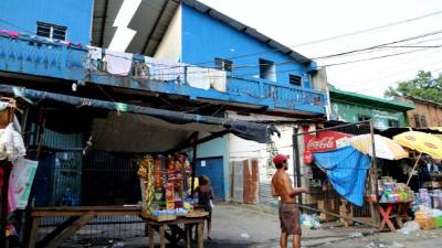 Dentro del hotel Castro ubicado en el barrio Medina han asesinado a varias personas.
