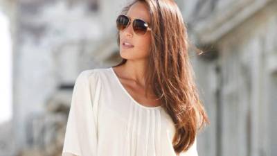 Las personas con clase no se involucran en chismes o rumores; prefieren mantenerse al margen. Tampoco les gusta alzar la voz.