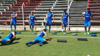 La selección Sub-20 de Honduras perdió 2-1 ante River Plate de Uruguay. Foto Fenafuth.
