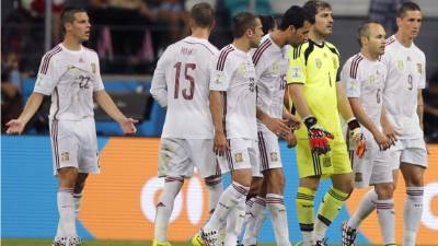 Los jugadores de la selección española al término del partido ante Holanda.