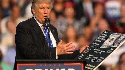 Científicos del Instituto de Investigación del Sida IrsiCaixa han identificado por primera vez en personas con Sida una variante genética que bloquea la entrada del VIH en células del sistema inmunitario, al impedir la producción de una proteína que facilita su penetración en el organismo.