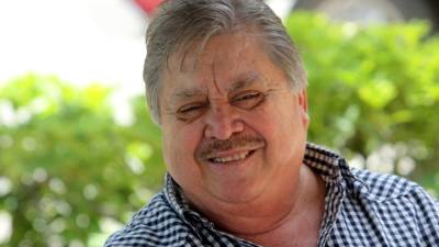 A su amplia y dilatada carrera política, Carlos Montoya quiere sumar la dignidad de Presidente de la República.