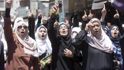 La Cámara Baja del Parlamento de Jordania derogó hoy un polémico artículo del código penal que permitía a los violadores eludir las condenas de cárcel si se casaban con sus víctimas. EFE/Archivo