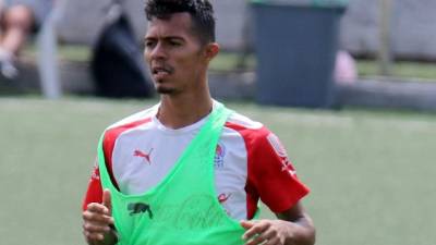 Bayron Méndez en el entrenamiento de este viernes del Olimpia. Foto Juan Salgado