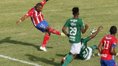 Rony Martínez se encargó de darle el empate al Olimpia ante Marathón.