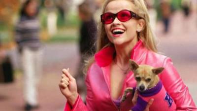 Reese Witherspoon interpretó a Elle Woods.