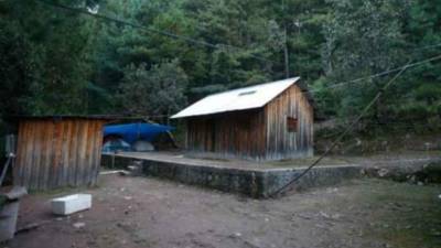 El jefe del cartel de Sinaloa se ocultaba en un 'complejo' de 5 cabañas, equipadas con internet y fuertemente custodiadas.