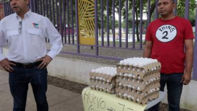 El ministro de Desarrollo Económico, Arnaldo Castillo, aseguró que se mantendrán los precios de los huevos.