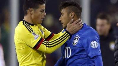 James Rodríguez trató de tranquilizar a Neymar al final del Brasil-Colombia. Foto AFP