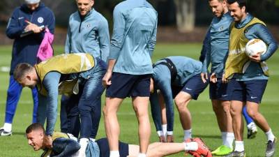 Pese a la noticia este miércoles el plantel del Chelsea entrenó de buen ánimo en su campamento en Londres. Los Blues se preparan para la vuelta ante el Frankfurt por las semifinales de la Europa League.