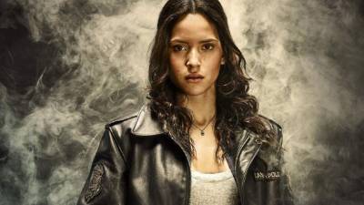 Adria Arjona en una escena de “Emerald City”.