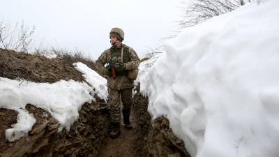 Las tropas ucranianas vigilan la frontera tras el aumento del despliegue militar ruso en la región.