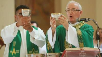 El obispo Ángel Garachana hoy también celebra los 20 años de obispado en San Pedro Sula.