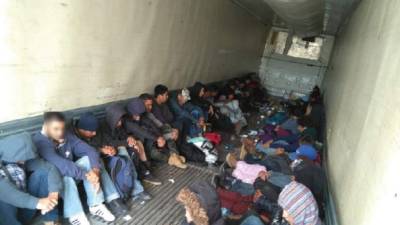 Foto de las condiciones en que viajaban los 103 migrantes centroamericanos abandonados en el interior de un camión en Tamaulipas, informó hoy el Instituto Nacional de Migración (INM).