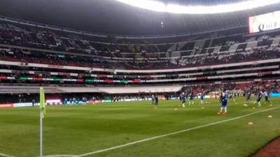 Así estaba el estadio Azteca a minutos de que comenzara el partido México-Honduras. Foto Ronald Aceituno/Enviado Especial