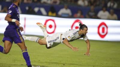 Zlatan Ibrahimovic se lució la noche del domingo al despacharse con un hat-trick. FOTO AFP.