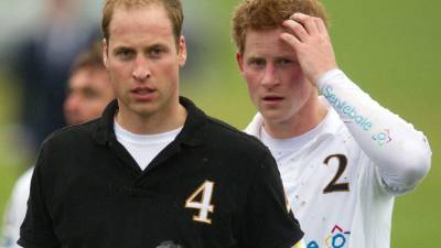 William y Harry están cazando ciervos y jabalíes pese a que lanzan campaña.