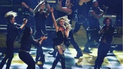 Paulina sufrió una caída durante su concierto en Campeche, en el sur de México.