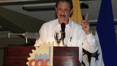 El candidato liberal dijo que el Estado debe ser facilitador del sector privado para atraer la inversión privada al país.
