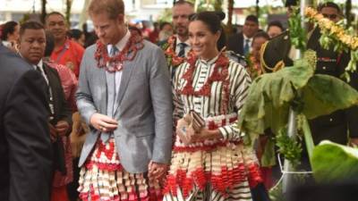 Los duques de Sussex en Tonga. AFP