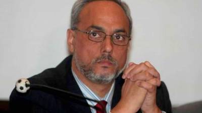 Burga se desempeñó como presidente de la FPF entre 2002 y 2014.