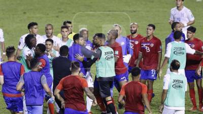 Honduras y Costa Rica no se hicieron daño y el empate no le favorece a ninguna de las dos selecciones.