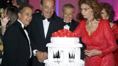 Sophia Loren celebra sus 80 años junto al millonario Carlos Slim y muchas estrellas.