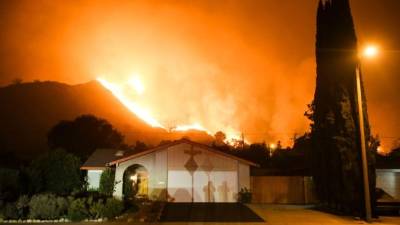 Los incendios ya dejaron un muerto y miles de evacuados.