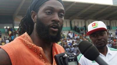 Adebayor se encuentra sin equipo.