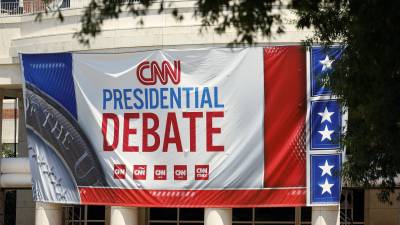 CNN transmitirá el debate de esta noche que será moderado por los periodistas Jake Tapper y Dana Bash.