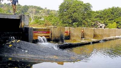 El caudal del río Danto disminuye considerablemente durante el verano.