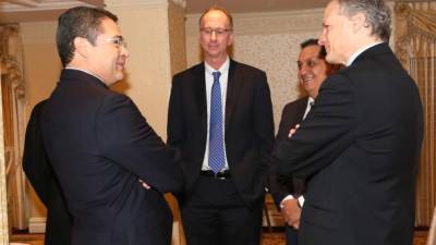 Juan Orlando Hernández se reunió en Washington con personeros del FMI.