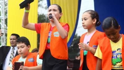 Más de tres horas duró la jornada de oración que se realizó en el campo Patria Maratón del barrio Paz Barahona.