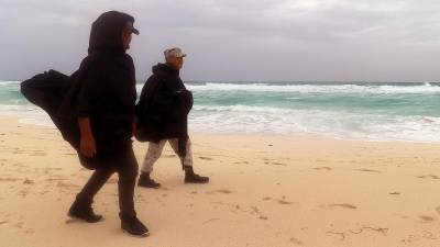 El huracán Beryl avanza por el Caribe con fuertes vientos y oleaje “peligroso para la vida”, según el NHC.