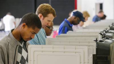 El candidato republicano denuncia “trampas” tras la viralización de varios videos sobre la votación anticipada en Pensilvania.