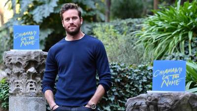 Fotografía de archivo en donde el actor estadounidense Armie Hammer posa como promoción a la película ‘Call Me By Your Name’ en Roma, Italia.