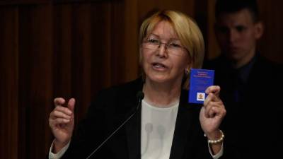 “Me acusan de atacar las decisiones del presidente de llamar a una Constituyente. Sí lo hice y lo seguiré haciendo porque esa convocatoria viola la Constitución”, retó ayer la fiscal Luisa Ortega.