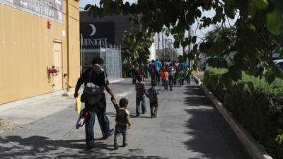 Los inmigrantes fueron liberados con grilletes de localización a la espera de su próxima audiencia para el proceso de asilo o deportación./