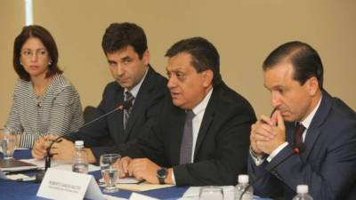 Reunión del Gabinete Económico Hondureño con el FMI en abril de este año.