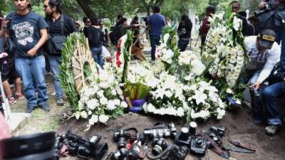 Compañeros y familiares dieron el último adiós a Espinosa durante su funeral.