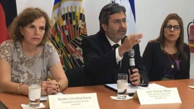 Embajadora de Alemania, Beatrix Kania, entregó la contribución de 300,000€.