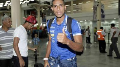 Eddie Hernández a su llegada a San Pedro Sula con la Selección de Honduras.