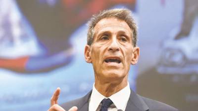 Michael Lynton, presidente ejecutivo de Sony Entertainment, se vio obligado a asumir un papel más activo para responder al ataque a su sistema informático.
