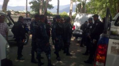 Bajo fuertes medidas de seguridad fueron trasladados 14 mareros de la 18 del centro penal de San Pedro Sula a la 105 Brigada de Infantería.